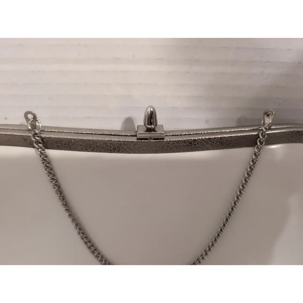 Vintage 50's White Faux Leather Evening Bag Silver Wrist Chain‎ & Clasp